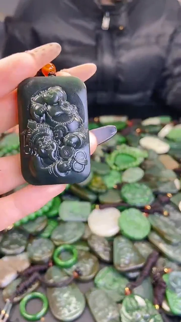 颈饰未镶嵌和田玉1