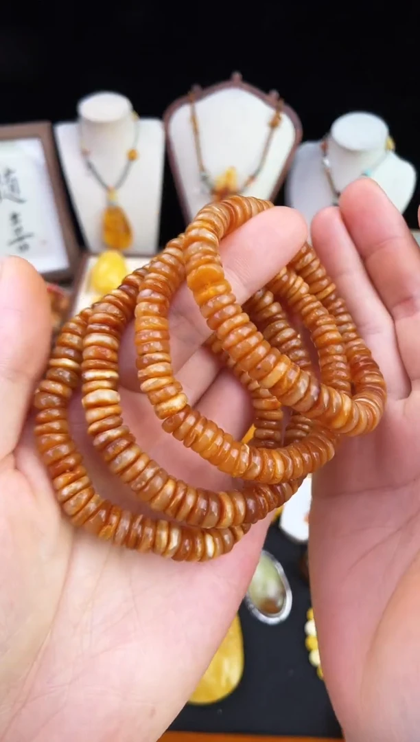 琥珀未镶嵌珠宝奇石多样性发其一