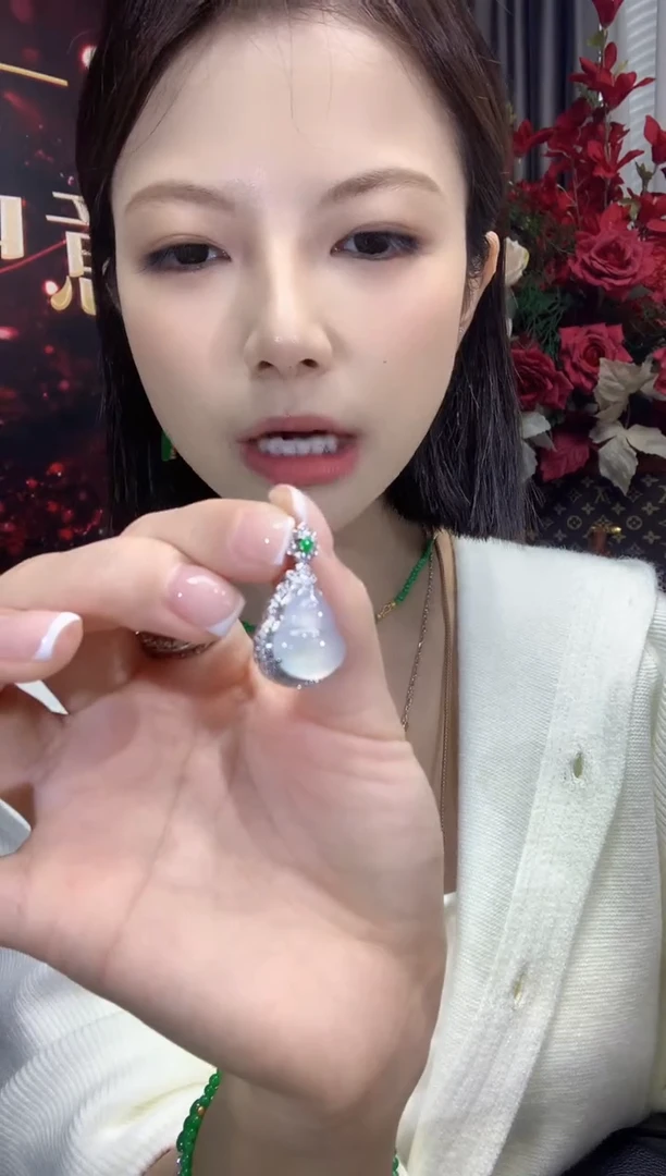 吊坠(不含链)18K金镶嵌翡翠A29