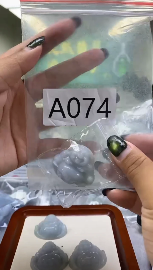 翡翠未镶嵌颈饰秀*姐a074