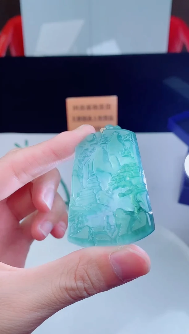 颈饰未镶嵌翡翠·