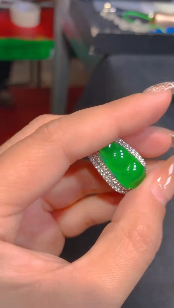 【闪购商品】定制翡翠未镶嵌37定制翡翠 多样性发货（发其一）