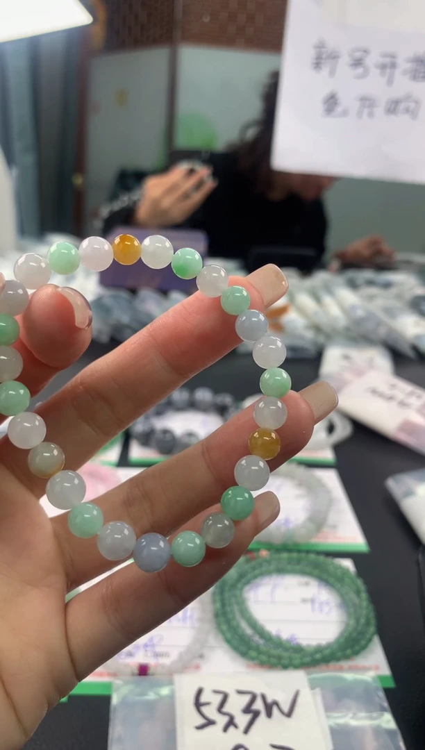 【闪购商品】翡翠手串未镶嵌67.......