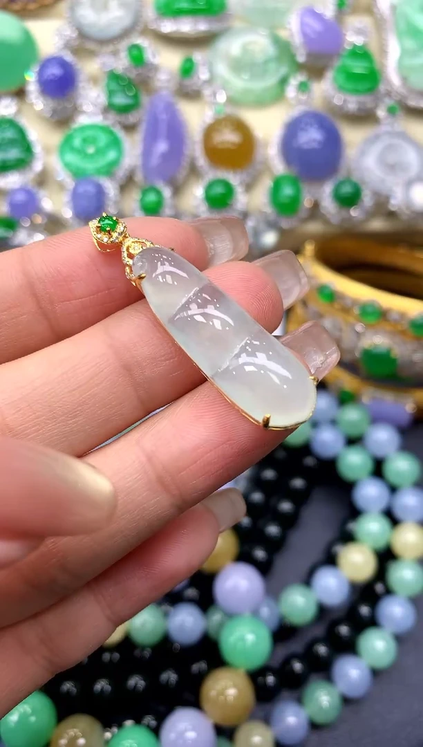 颈饰18K金镶嵌翡翠72-中国好珍宝