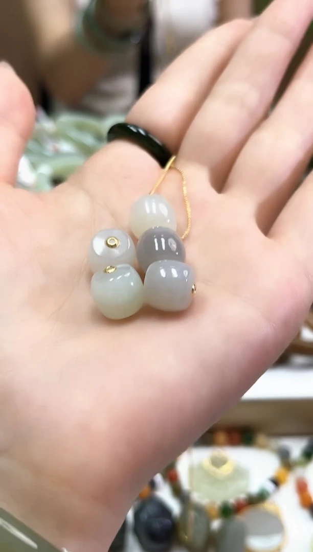 和田玉手镯未镶嵌和田玉路路通吊坠 福利款 多样拍一发一