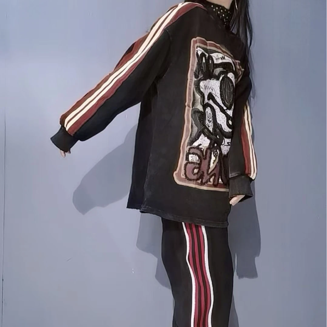 新款潮牌休闲宽松拼条圆领百搭时尚卫衣