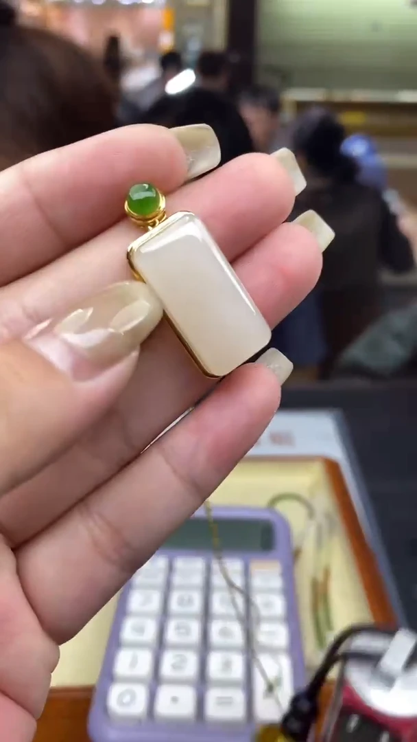 吊坠(不含链)18K金镶嵌和田玉多样性发其一-吊坠-D10381