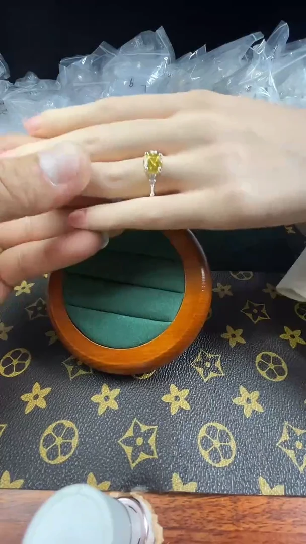 合金合成钻石女款活口戒指1.2