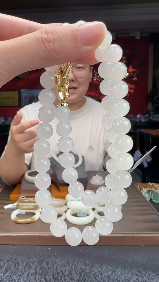 颈饰未镶嵌和田玉白冰猫妈妈链卡10