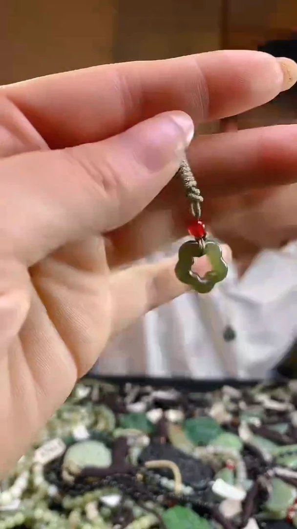 和田玉未镶嵌颈饰多样性发货，拍一发一