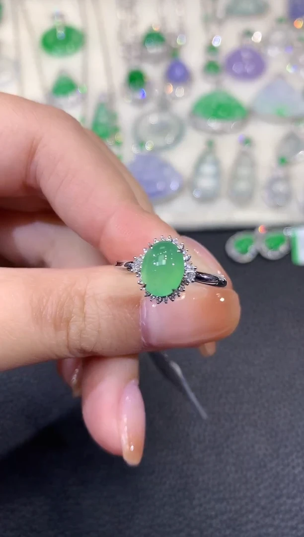 18K金镶嵌戒指翡翠a43