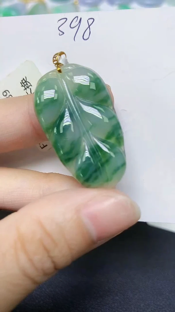 翡翠18K金镶嵌颈饰 天然缅甸翡翠A货