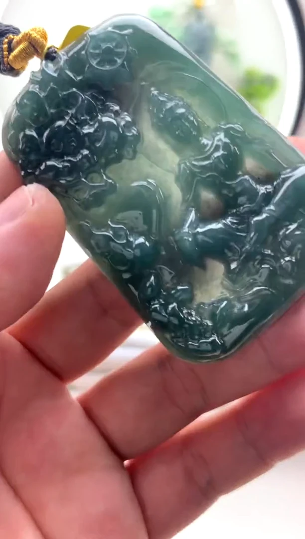 翡翠未镶嵌颈饰文殊