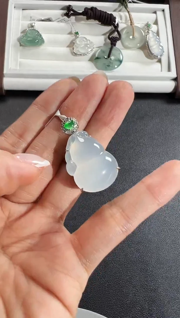 颈饰18K金镶嵌翡翠KJX1230-001