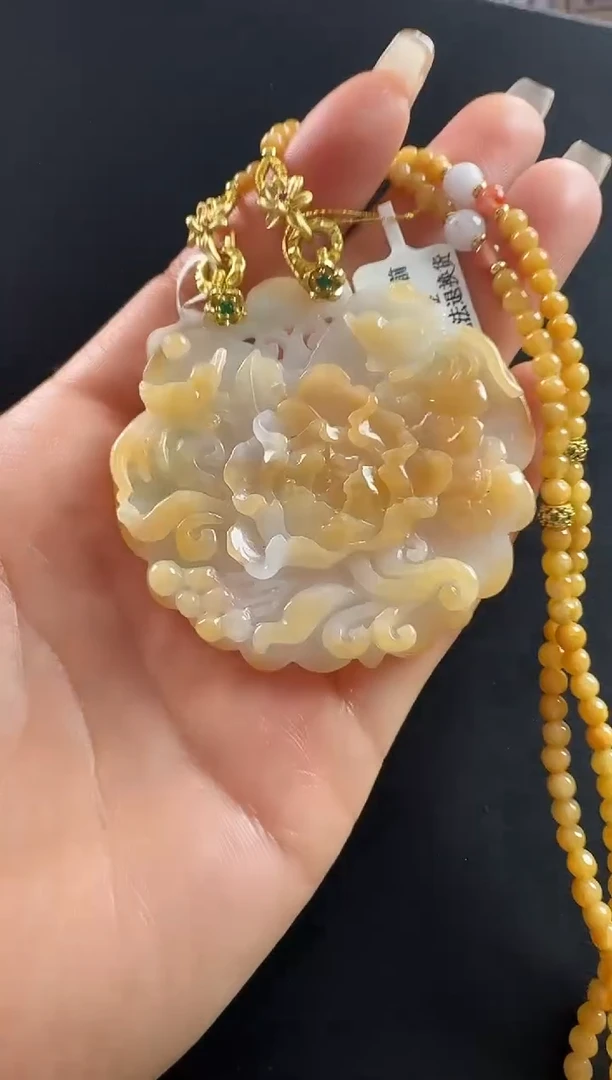 颈饰未镶嵌翡翠报喜鸟