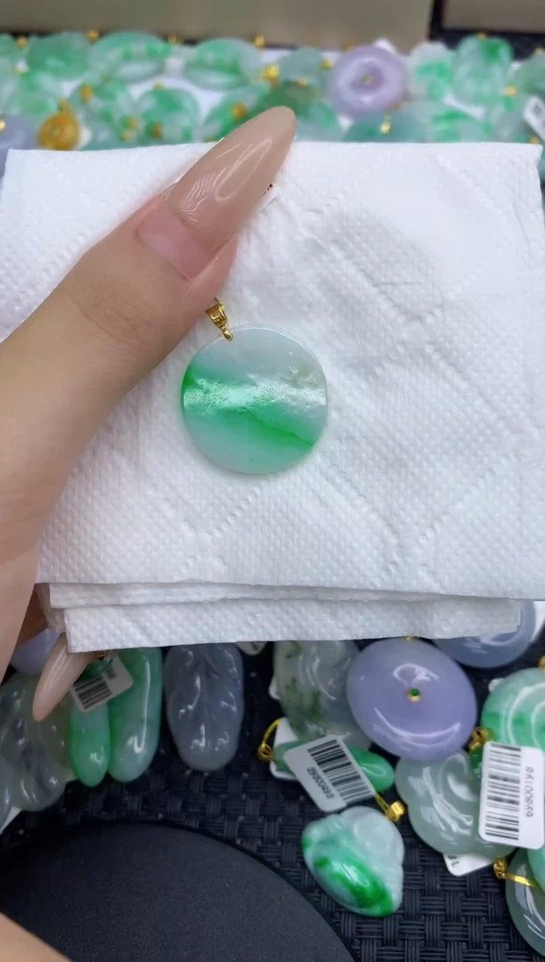 颈饰18K金镶嵌翡翠天然缅甸A货翡翠