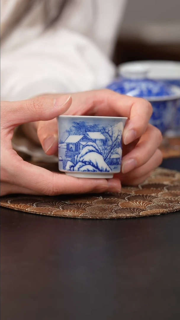 【闪购商品】杯看山柴窑青花雪景