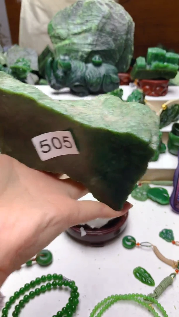 未镶嵌和田玉（碧玉）摆件1