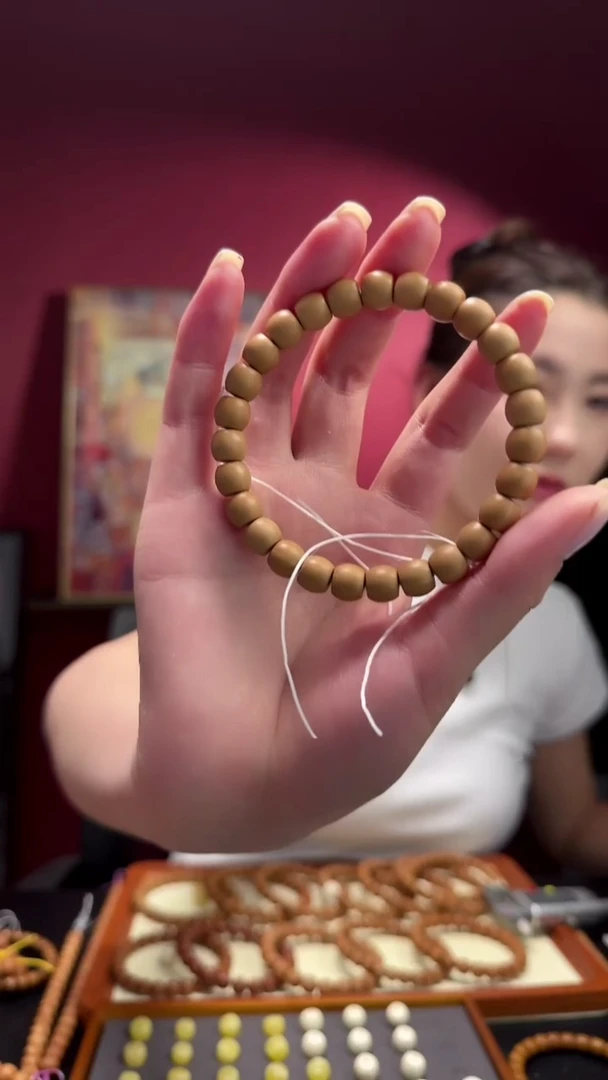 吊坠猴头核桃果*直切