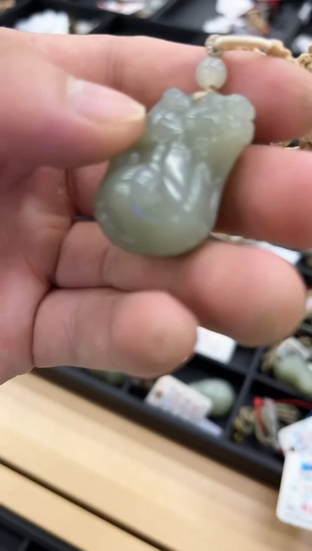 未镶嵌和田玉把件且末青白 貔貅 2