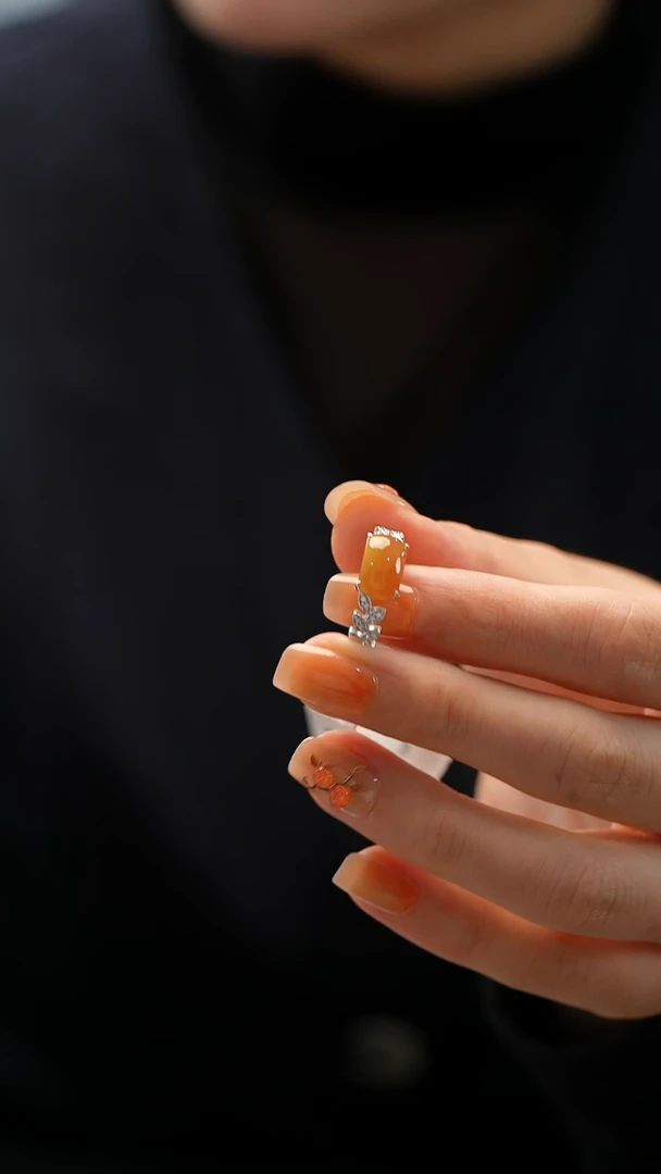 18K金镶嵌戒指翡翠黄翡戒指