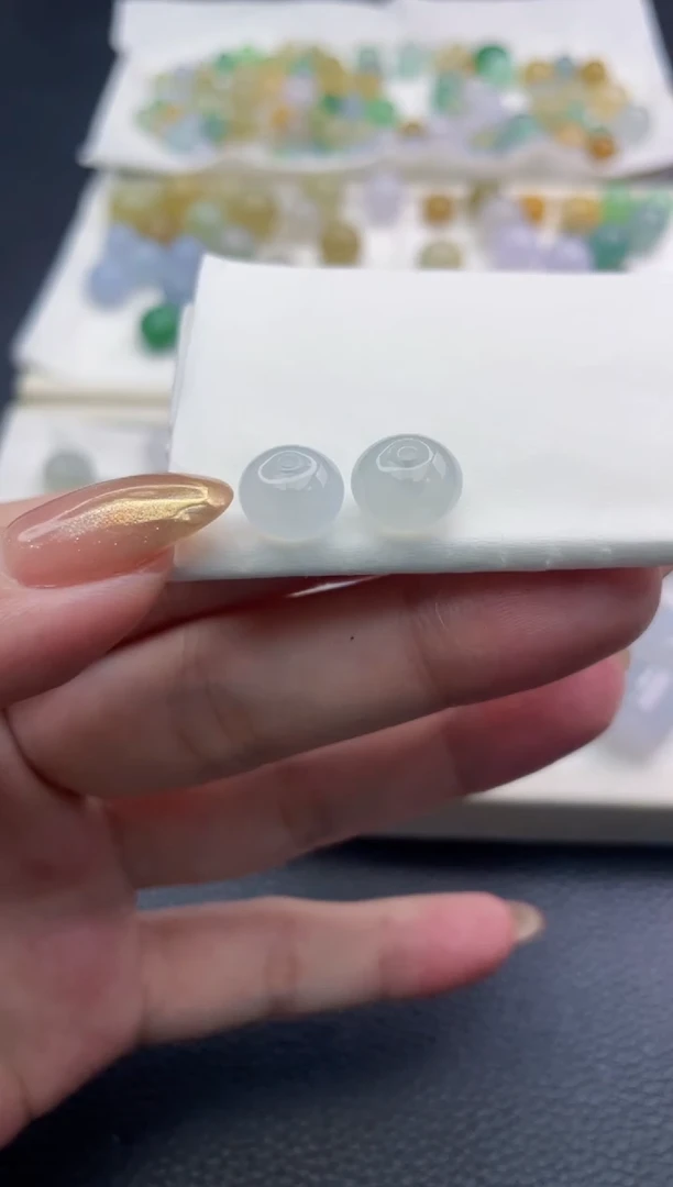 未镶嵌定制翡翠欧**宝珠子