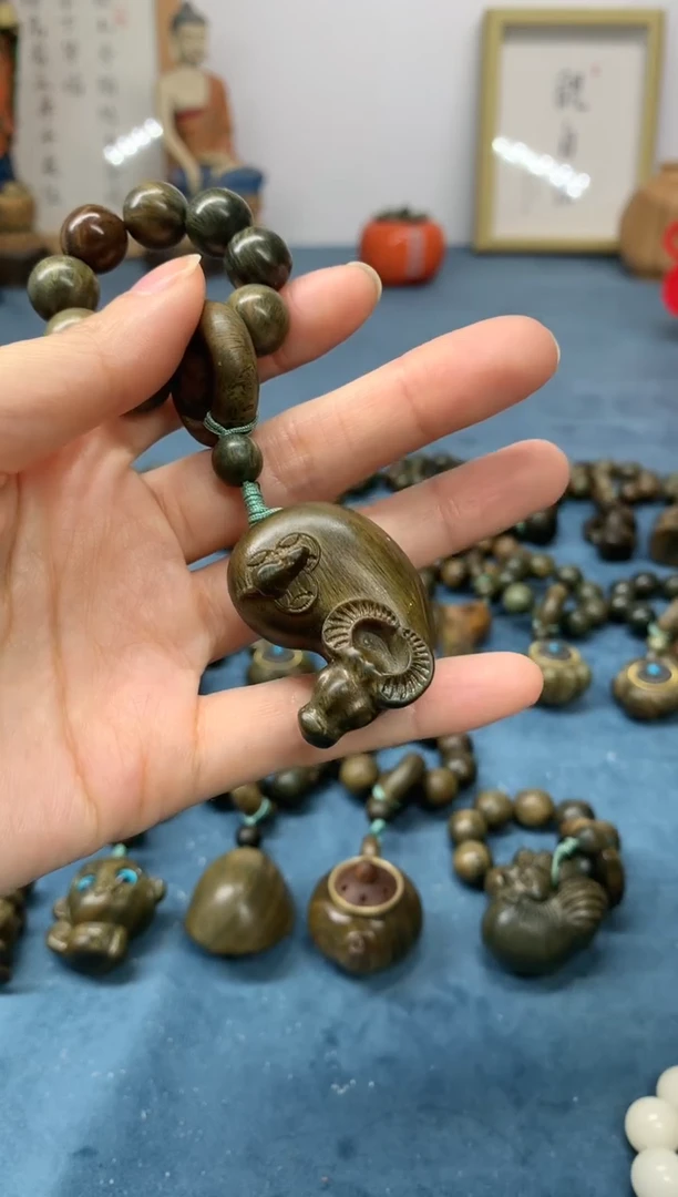 【闪购商品】维腊木（绿檀）把件数你牛 盘玩件