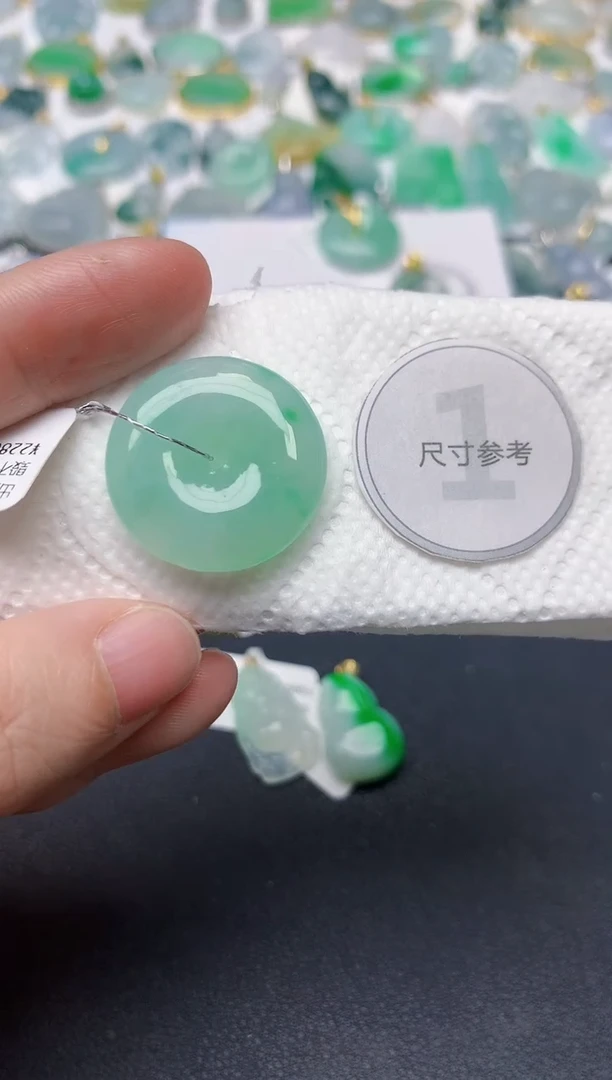 颈饰未镶嵌翡翠天然缅甸A货翡翠