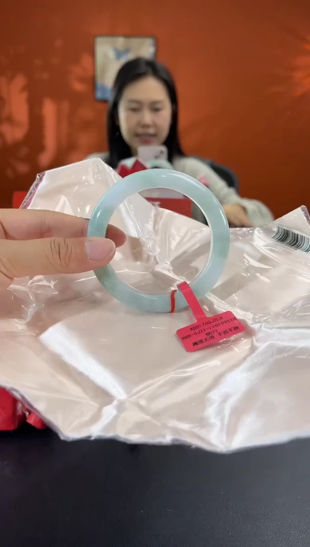 未镶嵌手镯翡翠8
