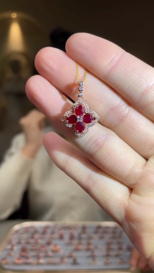 银S925镶嵌颈饰红宝石颈饰