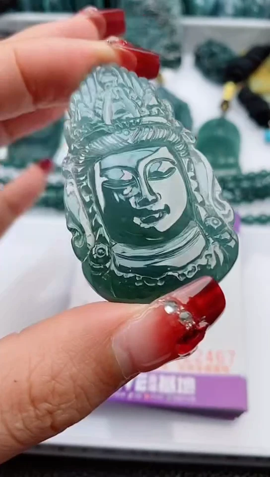 【闪购商品】翡翠颈饰未镶嵌               