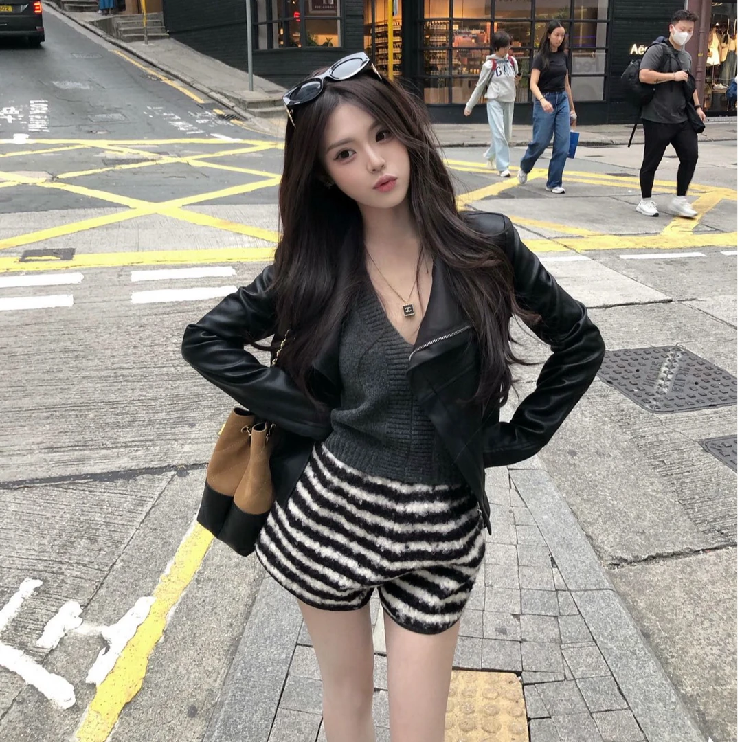 复古皮衣高级感短款气质外套女V领针织背心休闲百搭宽松条纹短裤
