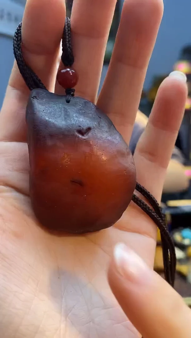 琥珀颈饰未镶嵌吊坠