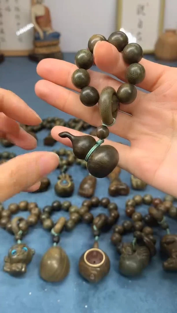 【闪购商品】维腊木（绿檀）把件葫芦 盘玩件