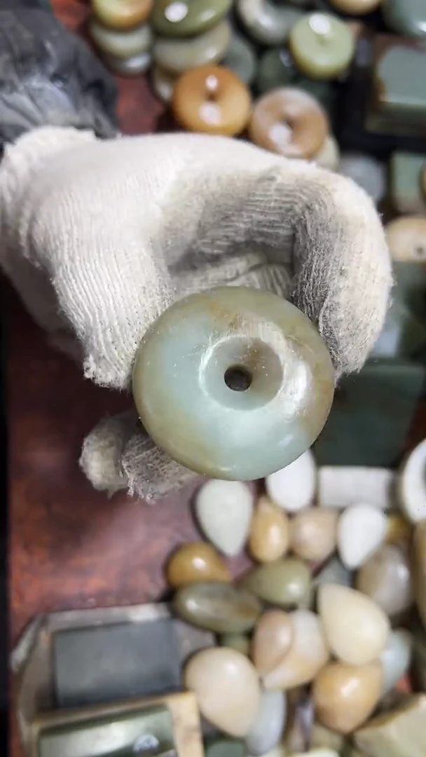 未镶嵌和田玉珠宝半成品1