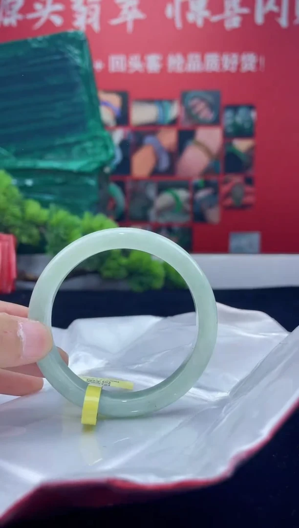翡翠手镯未镶嵌手镯12