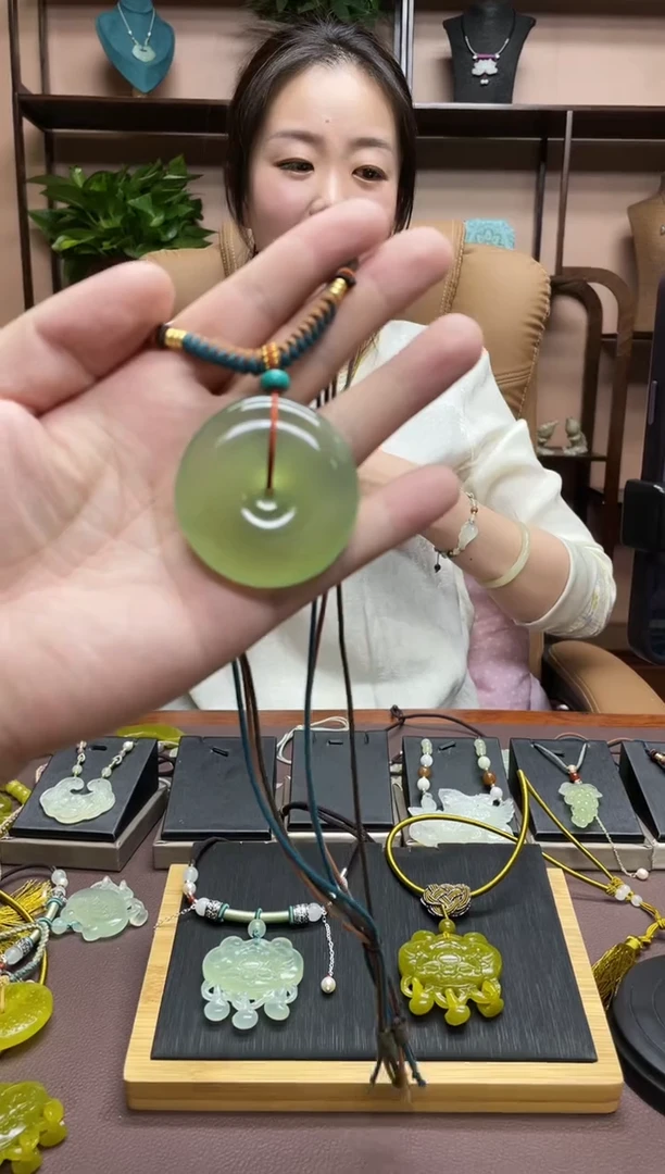 【闪购商品】岫玉吊坠未镶嵌·