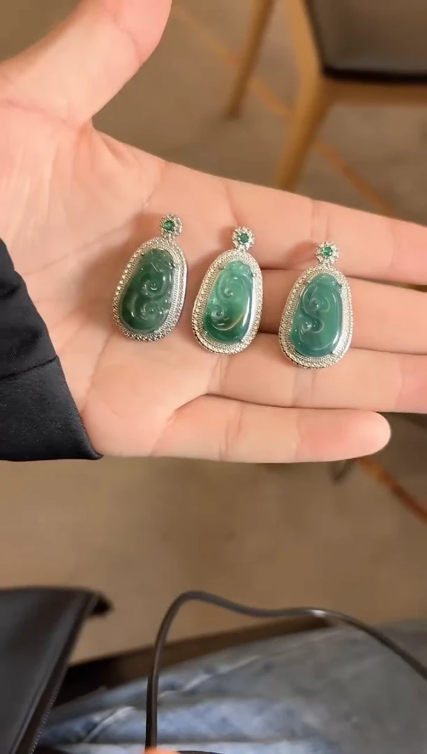 【闪购商品】翡翠吊坠(不含链)未镶嵌如意【多样性发货一件】