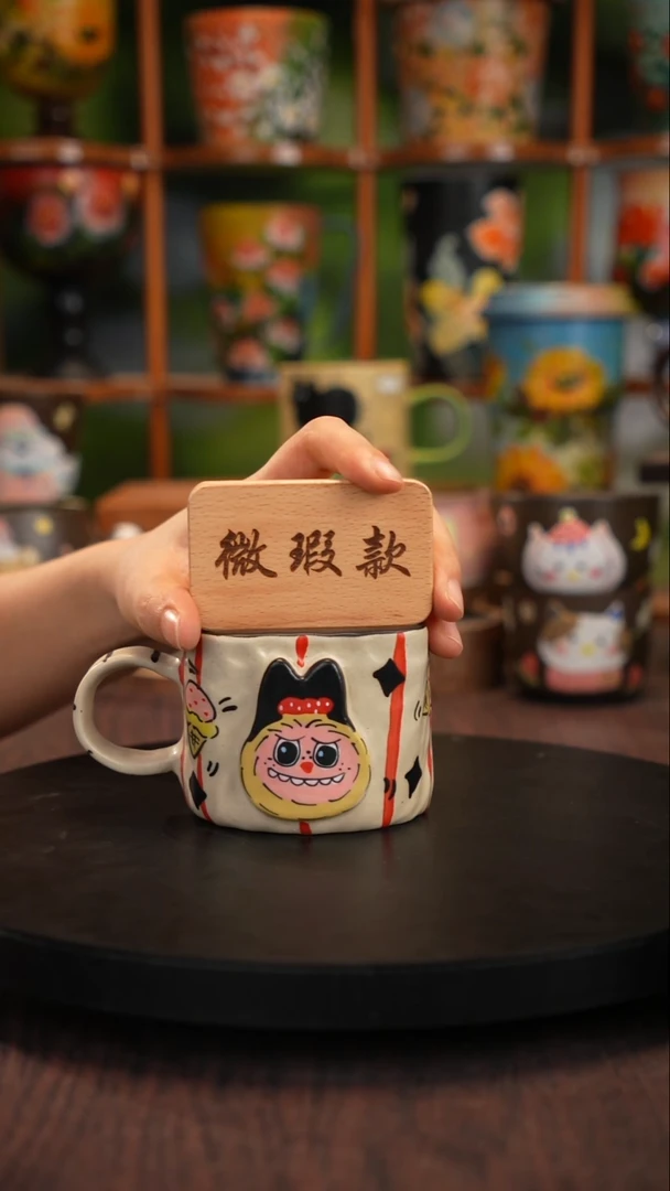 釉下手绘陶瓷拉布布杯微瑕