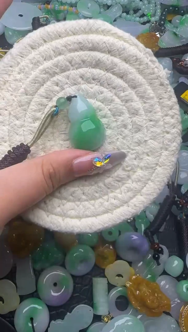 翡翠未镶嵌颈饰天然缅甸翡翠吊坠