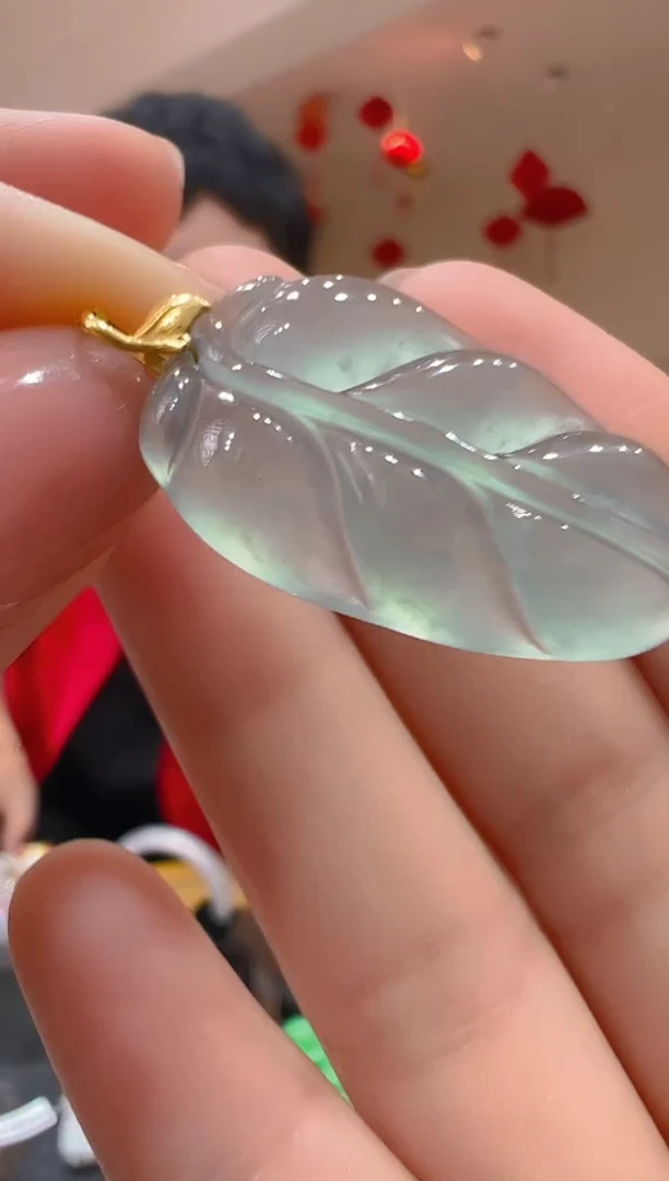 【闪购商品】翡翠吊坠(不含链)18K金镶嵌