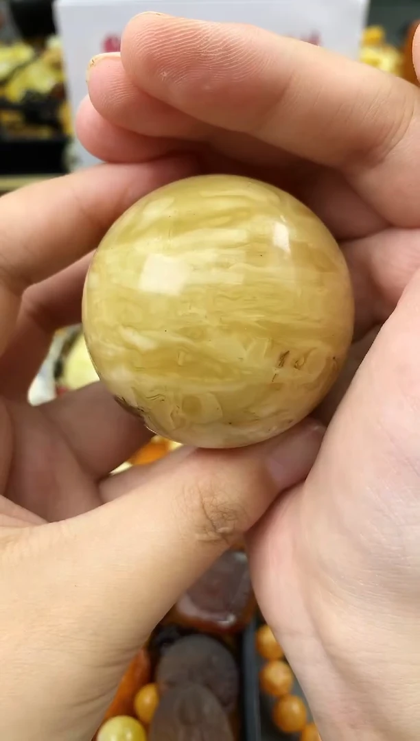 未镶嵌琥珀珠宝奇石81