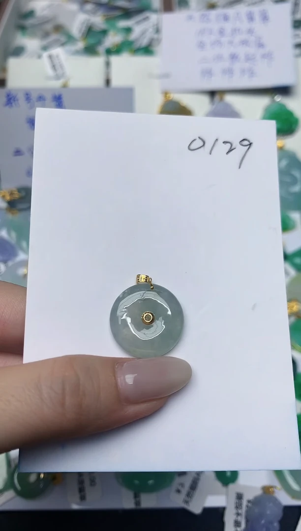翡翠18K金镶嵌颈饰天然缅甸A货翡翠