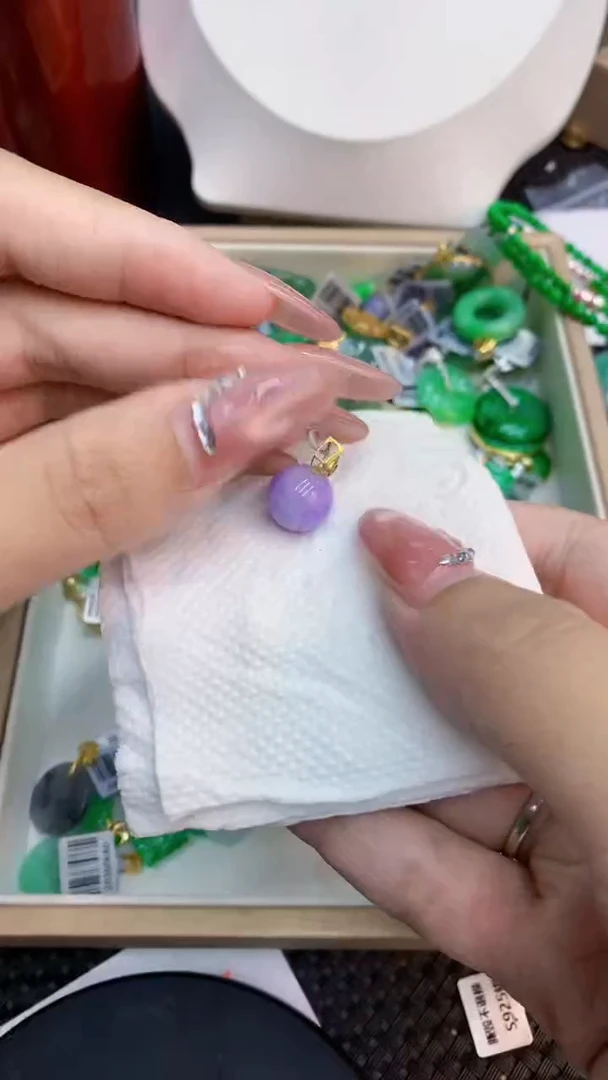 翡翠18K金镶嵌吊坠(不含链)1