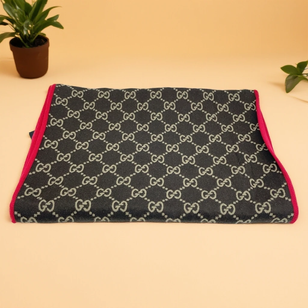 95新 GUCCI/古驰 老花围巾 1723 2716