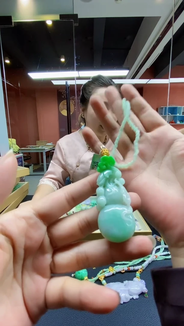 颈饰未镶嵌翡翠吊坠