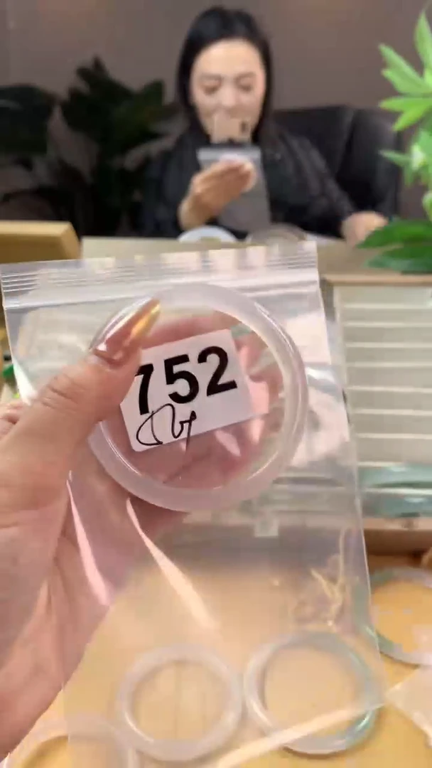 【闪购商品】玛瑙/玉髓手镯未镶嵌752