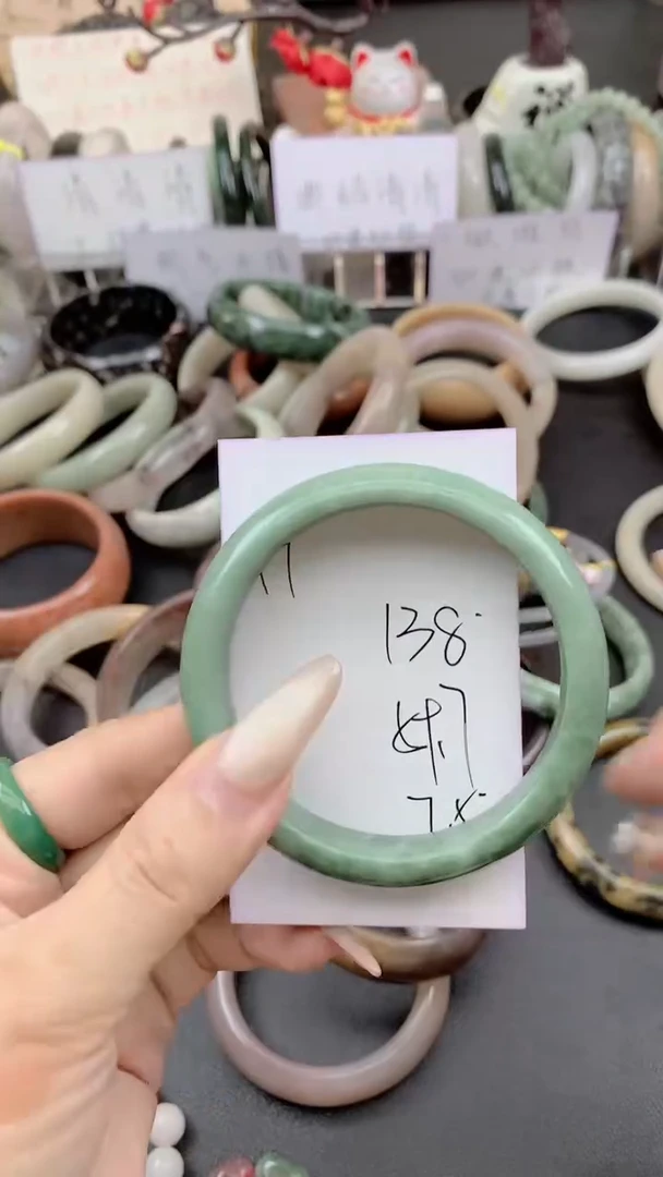 未镶嵌手镯石英质玉138