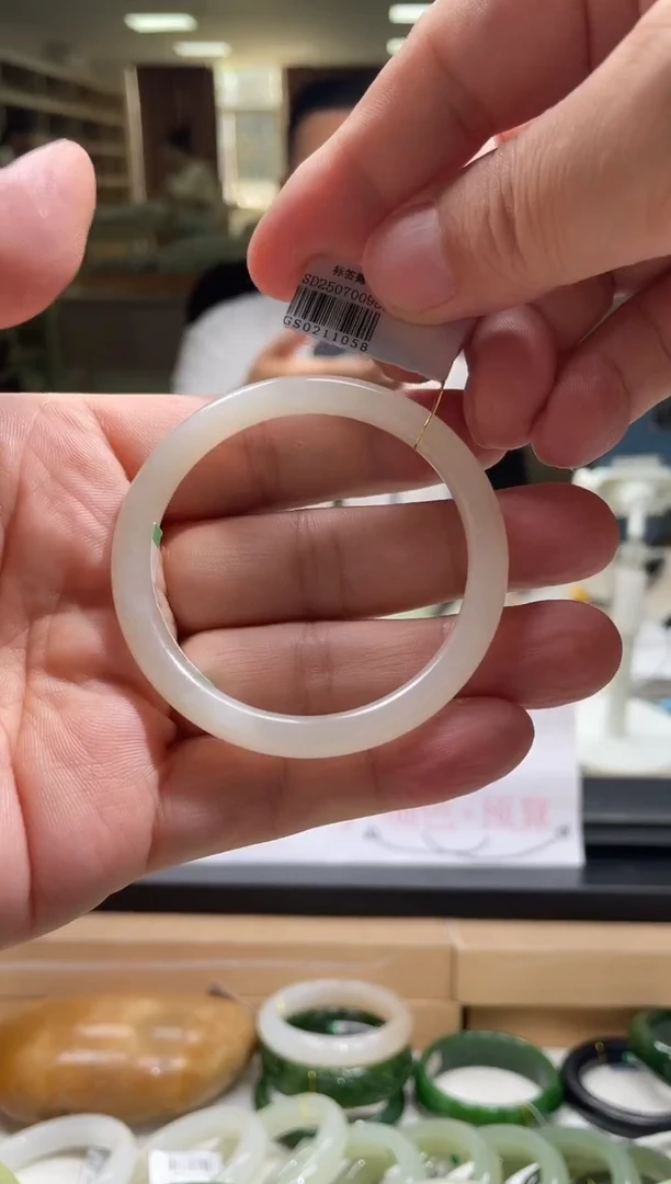 未镶嵌手镯和田玉51-53圈口 1058