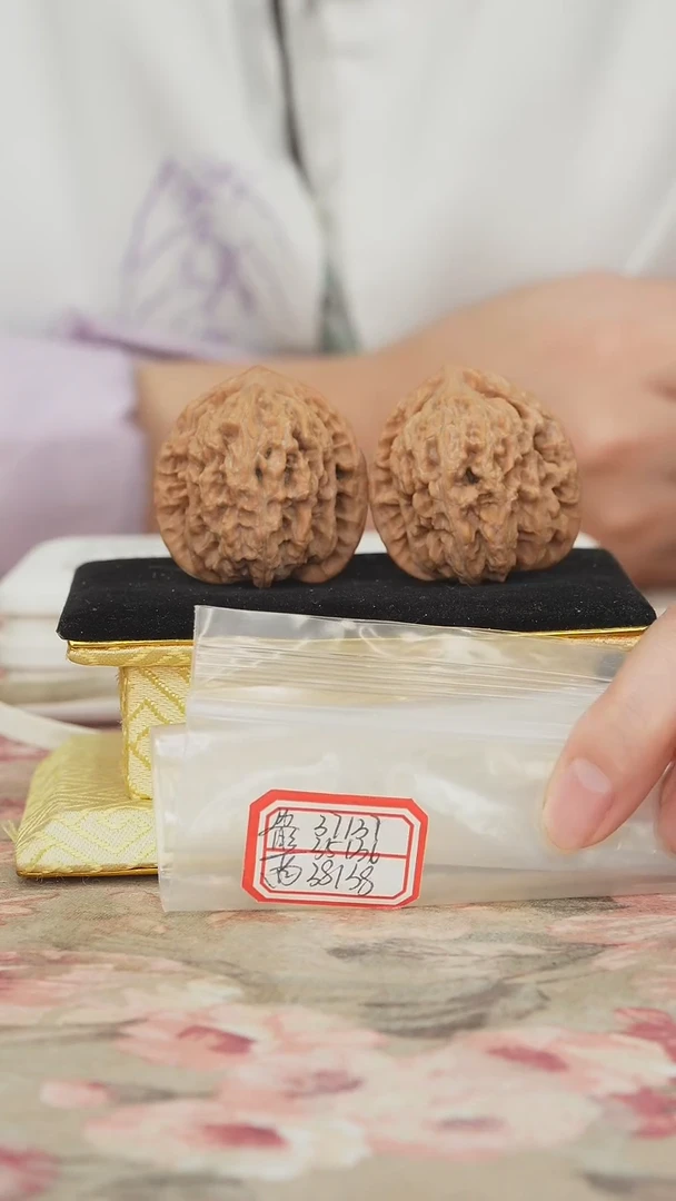 把件文玩核桃盘龙虎头